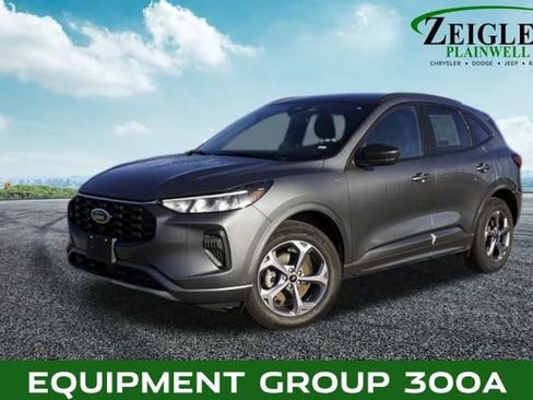 Used 2023 Ford Escape ST-Line image 1
