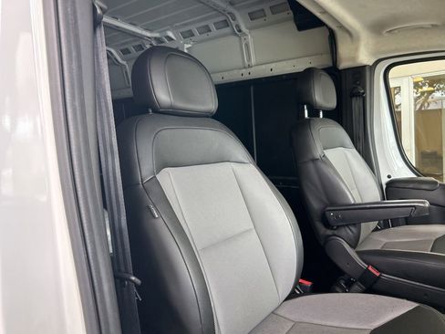 Used 2025 RAM ProMaster 2500 w/ Convenience Group FWD image 20