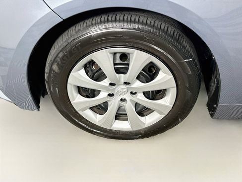 Used 2025 Toyota Corolla LE FWD image 11