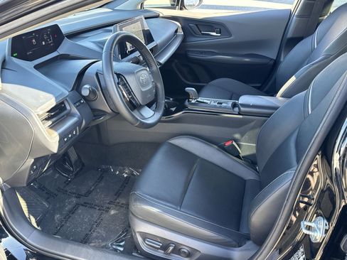 Used 2024 Toyota Prius XLE image 4