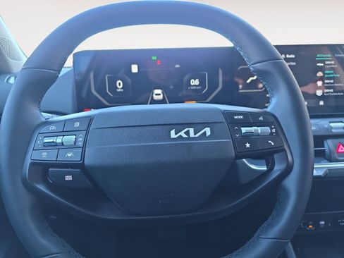 Certified 2025 Kia K4 EX image 11