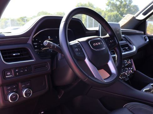 Used 2024 GMC Yukon SLT AWD/4WD image 24