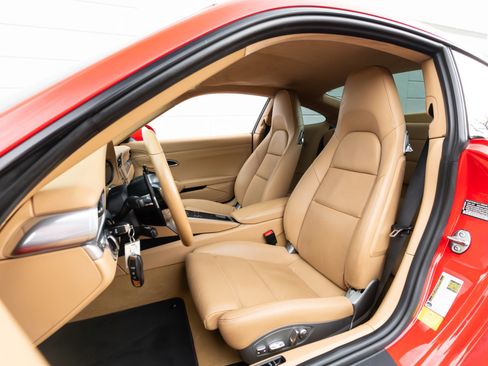 Used 2017 Porsche 911 Carrera RWD image 6