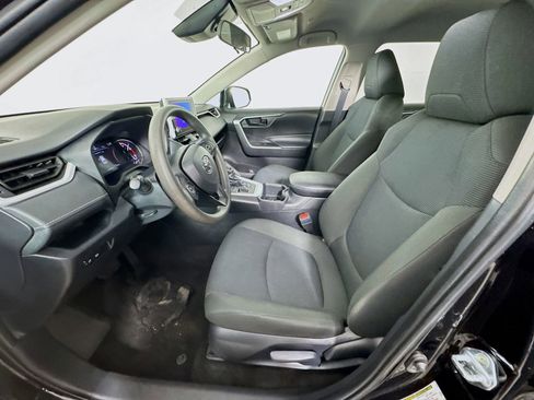 Used 2024 Toyota RAV4 LE AWD/4WD image 18