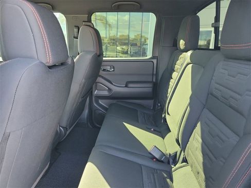 Used 2025 Nissan Frontier PRO-4X image 15