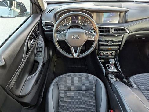 Used 2019 INFINITI QX30 image 13