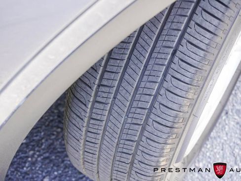 Used 2024 Hyundai Venue SE FWD image 16