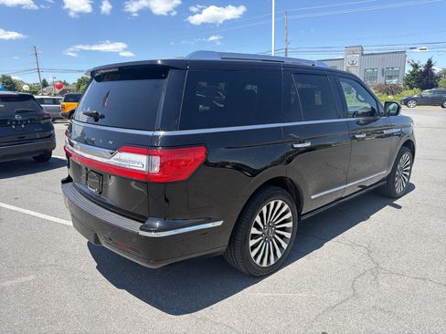 Used 2019 Lincoln Navigator Reserve AWD/4WD image 3