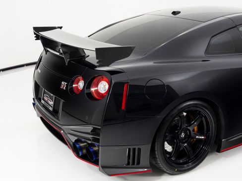 Used 2017 Nissan GT-R NISMO image 51