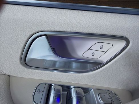 Used 2025 Mercedes-Benz GLE 350 4MATIC image 8