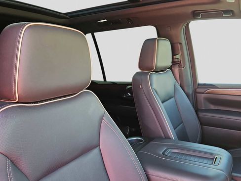 Used 2023 Chevrolet Tahoe Premier w/ Premium Package image 18