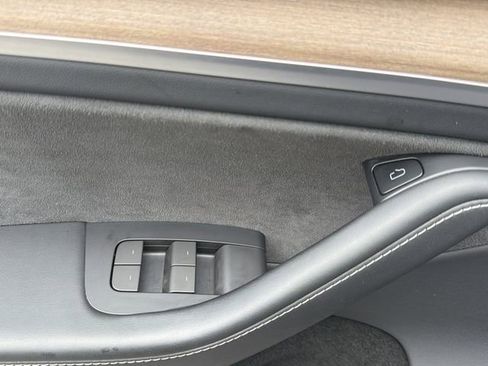 Used 2023 Tesla Model Y AWD image 25