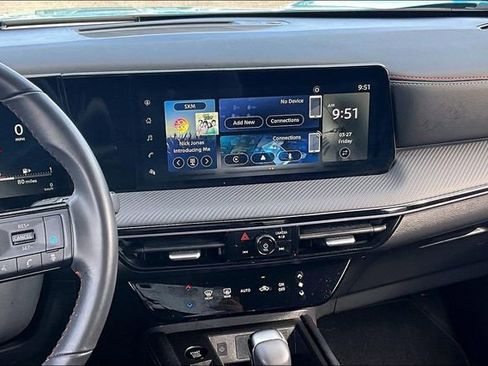 Certified 2025 Nissan Kicks SR image 9