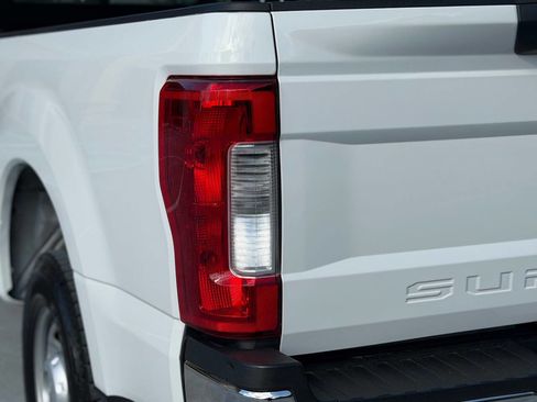 Used 2018 Ford F250 XL w/ Power Equipment Group image 15