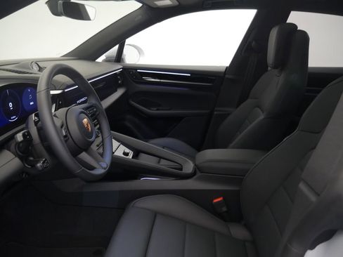 New 2026 Porsche Macan 4 Electric AWD/4WD image 5