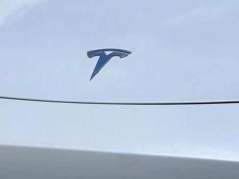 Used 2024 Tesla Model Y Performance AWD/4WD image 4