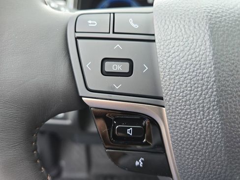 Used 2026 Toyota Camry XLE w/ Premium Plus Package image 19