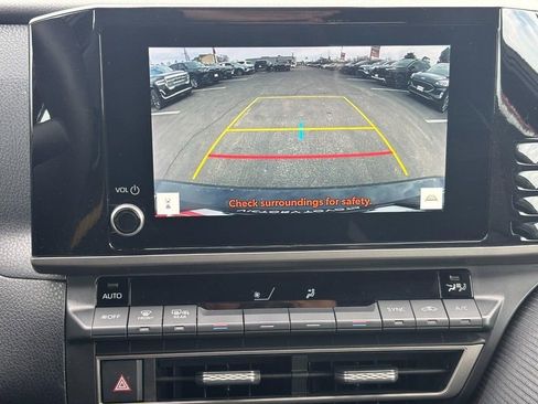 Used 2025 Toyota Camry SE image 31