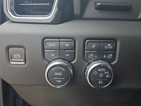 Used 2024 GMC Sierra 2500 Denali w/ Denali Reserve Package image 28