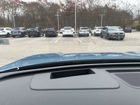 New 2026 Volkswagen Tiguan SE R-Line image 18