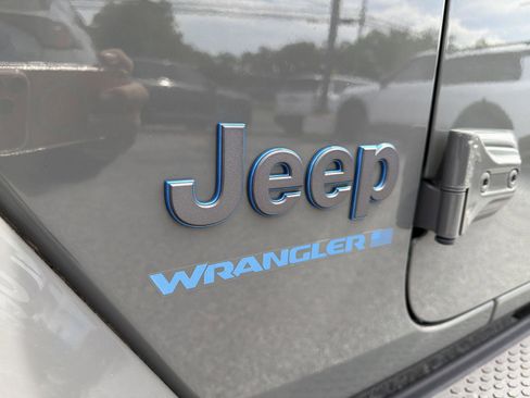 Used 2023 Jeep Wrangler Unlimited Sahara AWD/4WD image 6