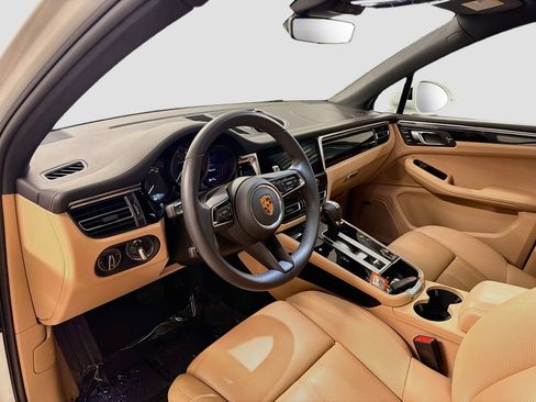 Used 2026 Porsche Macan AWD/4WD image 4