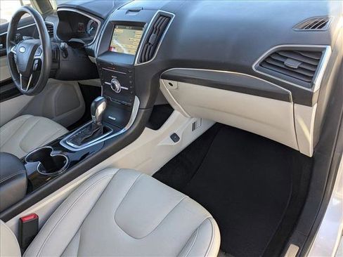 Used 2018 Ford Edge Titanium image 20