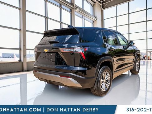 Used 2025 Chevrolet Equinox LT FWD image 30