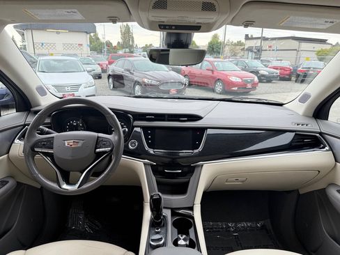 Used 2020 Cadillac XT6 Premium Luxury image 13
