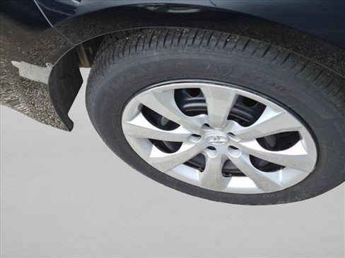 Used 2025 Toyota Corolla LE FWD image 5