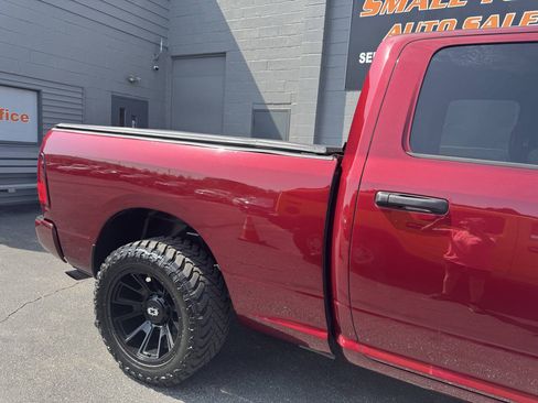 Used 2018 RAM 1500 Express AWD/4WD image 8
