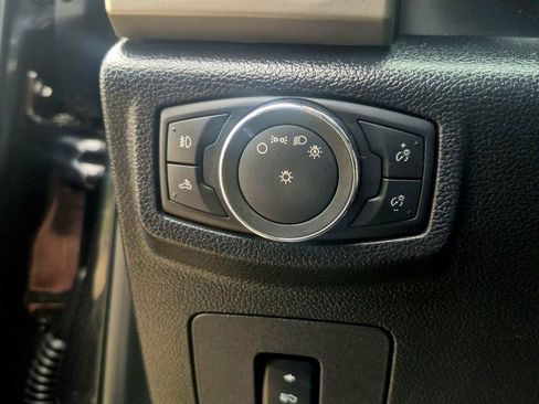 Used 2015 Ford F150 Lariat image 15