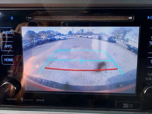 Used 2016 Toyota Tacoma TRD Sport w/ Towing Package image 15