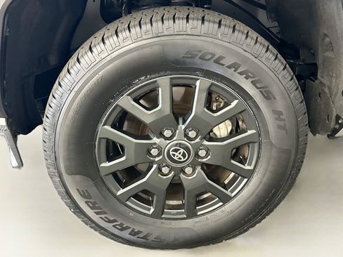 Used 2025 Toyota 4Runner SR5 AWD/4WD image 11