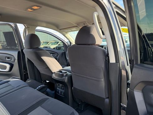 Used 2021 Nissan Titan SV w/ SV Convenience Package image 20