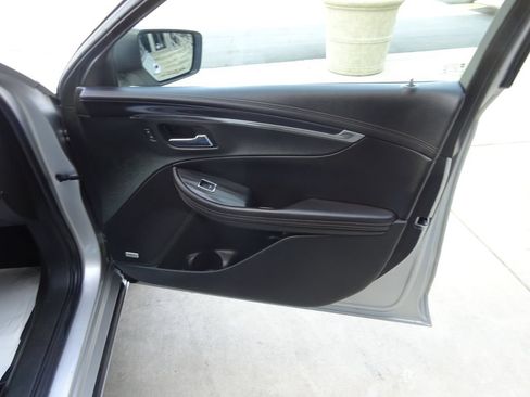 Used 2018 Chevrolet Impala LT w/ LT Entertainment Package FWD image 30