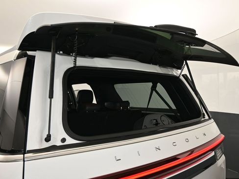 Used 2023 Lincoln Navigator L Reserve w/ Monochromatic Package image 47