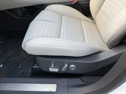 New 2026 Lincoln Nautilus Reserve image 12