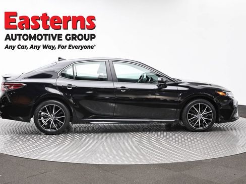 Used 2024 Toyota Camry SE w/ Convenience Package FWD image 4
