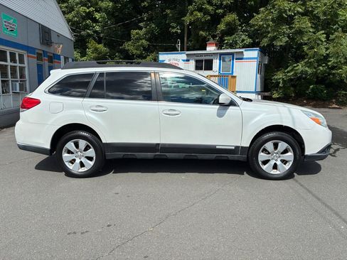 Used 2012 Subaru Outback 2.5i Premium w/ All-Weather Pkg AWD/4WD image 6