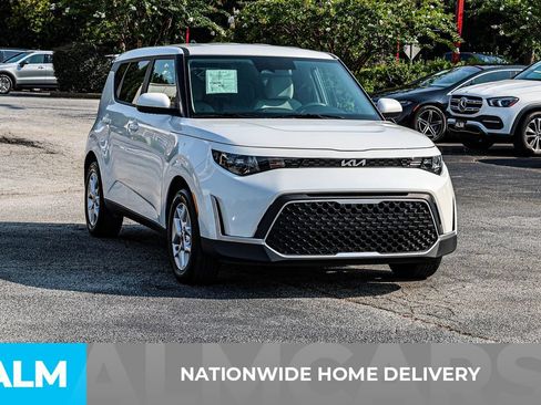 Used 2025 Kia Soul LX w/ LX Technology Package FWD image 5