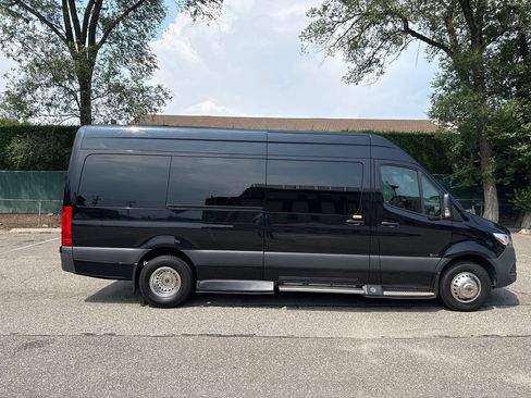 Used 2022 Mercedes-Benz Sprinter 3500 image 10