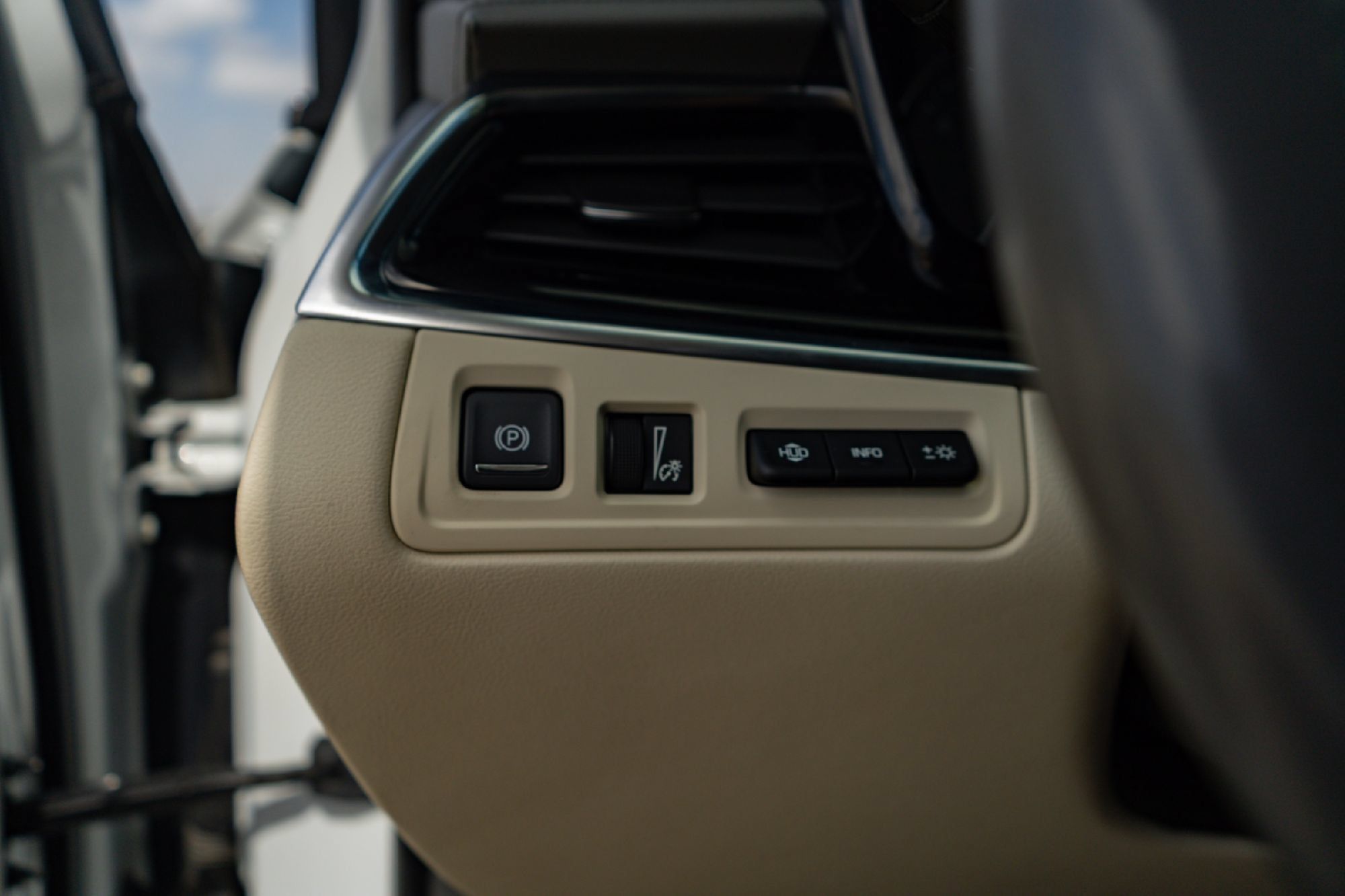 Used 2022 Cadillac XT6 Premium Luxury w/ Technology Package FWD image 20