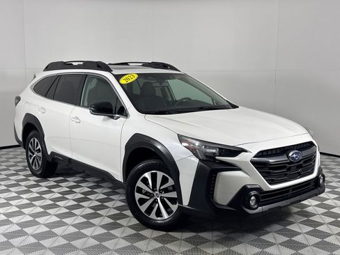 Used 2023 Subaru Outback Premium image 2