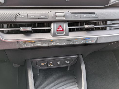 Used 2025 Kia K4 FWD image 24