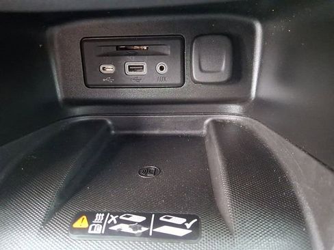 Used 2022 Chevrolet Equinox Premier FWD image 26