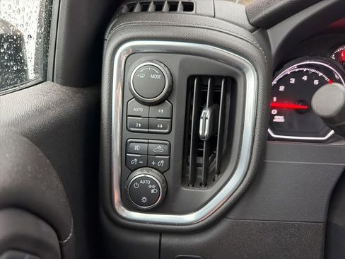 Used 2021 Chevrolet Silverado 1500 LT Trail Boss w/ Bed Protection Package AWD/4WD image 6