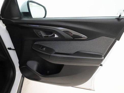 Used 2023 Chevrolet TrailBlazer LT w/ Convenience Package image 21