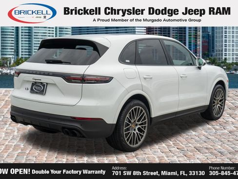 Used 2022 Porsche Cayenne Platinum Edition AWD/4WD image 4