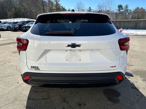 New 2026 Chevrolet Trax RS w/ Sunroof Package image 9